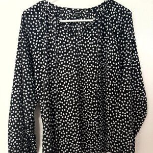 Black & White Floral Print Blouse – Long Sleeve, Lightweight 🌼